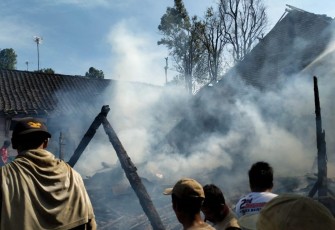 Pasca kebakaran api dapat dijinakan dua jam kemudian