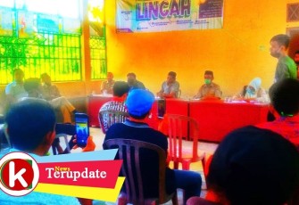 Forum rapat pengunduran diri ketua RT