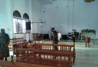Dandim 1310/Bitung Terjun Langsung Lakukan Penyemprotan Desinfektan