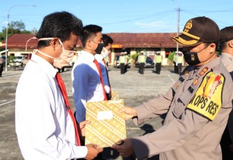 Anggota Polsek Muara Lakitan Dapat Penghargaan
