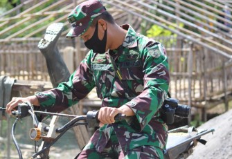 Kapenrem 081/DSJ Tertarik dengan Motor Warga Ngepoh