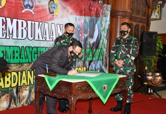 Bupati Tulungagung Tandatangani Kerja Sama Pelaksanaan TMMD 108 
