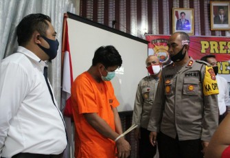 Tersangka saat diamankan