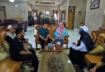 Bupati Rejang Lebong Ahmad Hijazi Menerima Panitia Pemutakhiran Data Pemilih di Rumah Dinas Bupati 