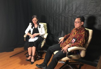 Dr. Wawan Hari Purwanto (kanan)