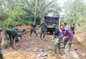 Kerahkan Alat Berat,Pembukaan Jalan Antar Dusun Simpang Empat ke Batu Katak Capai 54 % 