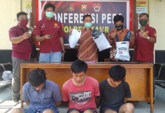 Tersangka saat diamankan