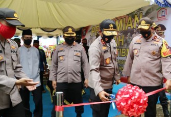 Kapolda Kepri Bersama Bupati Bintan Kunjungi Kampung Tangguh Toapaya Utara