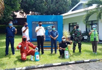 Babinsa Dampingi Tim Kesehatan Bitung Periksa Kesehatan Pekerja Asing