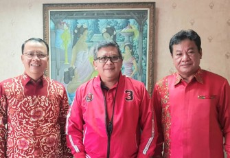 Rohidin Mersyah dan Sekjen DPP PDIP serta Rosjonsyah