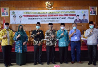 Wakil Bupati Rejang Lebong Iqbal Bastari SPd MM Foto Bersama 