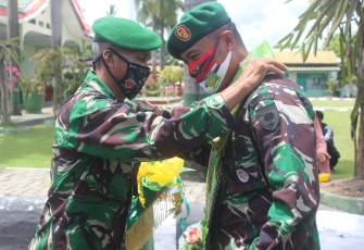 Dandim 1412/Kolaka Laksanakan Tradisi Penjemputan Masuk Satuan
