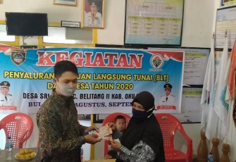 35 KK Warga Desa Srijaya OKU Timur Kembali Terima BLT
