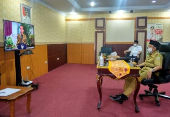 Sekretaris Daerah Provinsi Bengkulu Hamka Sabri Mengikuti Video Confrence