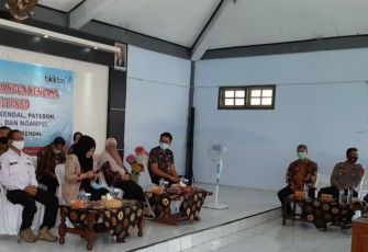 Bupati Kendal saat melakukan kunjungan di Desa Kebonharjo Kecamatan Patebon, Kamis, 13/11/2020.