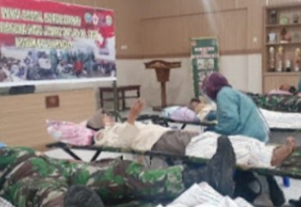 Memperingati hari Juang TNI AD tahun 2020 Kodim 0715/Kendal bekerjasama dengan PMI Kendal menggelar bakti sosial donor darah dalam rangka Hari Juang TNI AD tahun 2020 dengan mengusung tema “Bersama kita bisa”,di Aula Makodim 0715/Kendal Selasa (08/12).