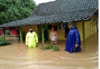 Bencana Alam Banjir Merendam Rumah Warg Desa Dawungsari Kecamatan Pegandon Kabupaten Kendal