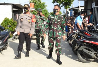 Dandim 0510/Trs Pantau dan Beri Kenyamanan Saat Perayaan Natal 2020 di Kabupaten Tangerang 
