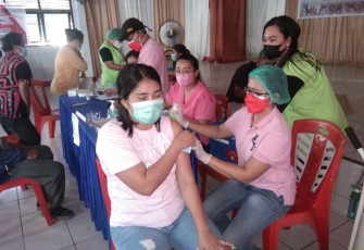  Polres Bitung Gelar Vaksinasi Massal
