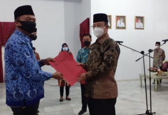 Bupati Seluma  Bundra Jaya Lantik 72 CPNS Menjadi PNS Secara Virtual