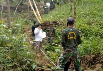 Prajurit Kodim 0423 Buka Akses Jalan Penghubung Antar Desa di Bengkulu Utara