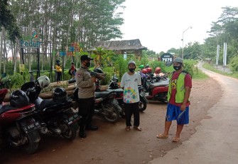Polres Batang AKP Herry Suprobo melaksanakan patroli di objek wisata Deswita Pandansari Sabtu (2/1/2021). 