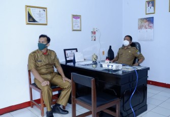 Kepala Dinas Komunikasi dan Informatika Kabupaten Bengkulu Utara (BU) Sasman, SP mengikuti Rapat Koordinasi (Rakor) Strategi Komunikasi Publik Vaksin Covid-19 Secara Virtual Melalui Zoom Meeting 