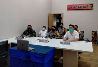 Pendistribusian Vaksin Covid-19 Pabung Minut dan Kasdim 1310/Bitung Ikuti Vidcon Bersama Forkopimda Sukut