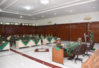 personel Korem 072/Pamungkas dan Sadisjan jajaran Rem 072/Pamungkas serta Persit Kartika Chandra Kirana  mengikuti "Ceramah Binroh Dan Bintalidjuang Bintaldam IV/Diponegoro" yang disampaikan oleh tim dari Bintaldam IV/Diponegoro, yang diketuai oleh Letkol Arm Toto Raharjo beserta 3 anggota dari Bintaldam IV/Diponegoro. 
