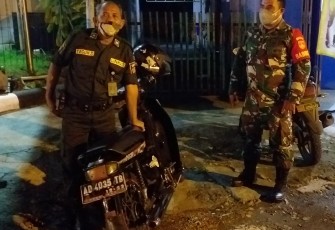 Koramil 03/Serengan Kodim 0735/Surakarta melaksanakan patroli malam rutin dan monitoring wilayah. (6/2/2021).