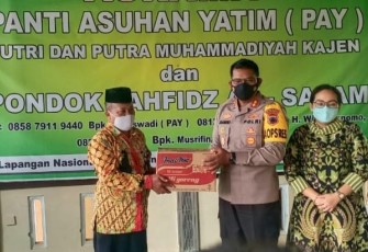 Kapolres Pekalongan AKBP Darno, S.H., S.I.K., memberikan bantuan kepada Panti Asuhan Yatim Muhammadiyah Kelurahan  Kajen Kecamatan Kajen Kabupaten Pekalongan