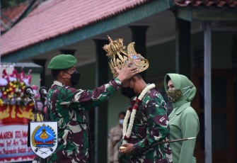 Pelaksanaan serah terima jabatan Komandan Korem 073/Makutarama dari Kolonel Inf Ari Yulianto, S.I.P., kepada Kolonel Arm Putranto Gatot Sri Handoyo, S.Sos, M.M., yang dipimpin langsung oleh Panglima Kodam IV/Diponegoro Mayjen TNI Bakti Agus Fajari, S.E.M.M, bertempat di serambi Kodam IV/Diponegoro. Selasa. (2/3/2021).