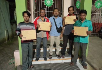 Anggota PKJ mempersiapkan  data untuk mengikuti UKW PWI