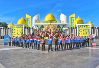 Peringatan ke-75 Hari TNI AU Lanud RHF dan Saka Pramuka se-Tanjung Pinang Bersihkan Taman Gurindam