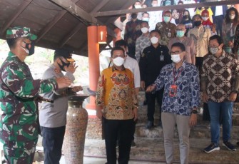 Kapolda Kepri dan Menparekraf Tinjau Vaksinasi Covid Bagi Pelaku Pariwisata