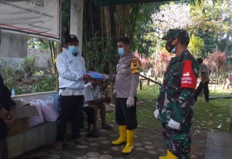 Kesadaran warga Ledok menerima pemakaman standar covid