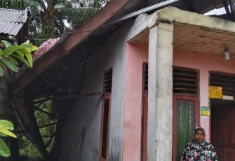 Angin Kencang Tumbangkan Pohon dan Rusak Rumah di Aceh Singkil