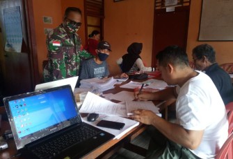 Babinsa 1206 - 08/Bunut Hilir,Hadiri Sosialisasi Pemutakhiran Data IDM Berbasis SDGs Desa Bunut     