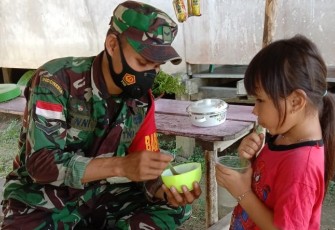 Kedekatan dan Keakraban Babinsa dengan Anak Desa 