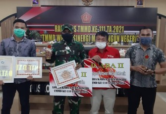 Lomba Karya Jurnalistik TMMD 110, Dandim 1206/Putussibau Terima Penghargaan