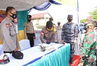 Didampingi Dandim dan Pjs Danlanal, Kapolres Karimun Cek Pospam Sekaligus Posyan Mudik Lebaran 