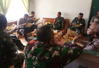 Jalin Keakraban, Koramil dan Polsek Sengah Temila Makan Bersama