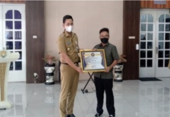 Bupati Kendal Siap Jadi Ayah Bocah Pemecah Rekor Dunia Bermain Piano