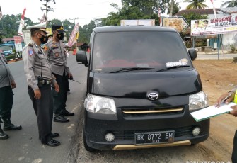 Sejumlah Kendaraan Dihentikan 5 Kendaraan Dianjurkan Putar Balik di Pos Pam Dolok Merawan