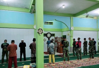 Sholat Subuh Berjamaah Bikin Satgas TMMD Ke 111 Kodim 0315/Bintan Semakin Dekat dengan Warga Marok Tua