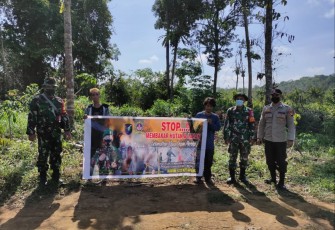 Babinsa Sinar Kuri Sosialisasikan Kebakaran Hutan dan Lahan