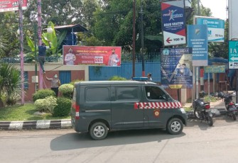 Polsek Pekalongan Utara kali ini telah memasang Spanduk layanan 110, dengan ukuran besar di sejumlah titik kecamatan Pekalongan Utara,  Jum'at, (4/6/2021)