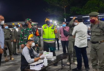 Jajaran kepolisian bersama unsur terkait kota Pekalongan, Seperti kegiatan operasi yustisi yang digelar Satgas Covid-19 Kota Pekalongan Sabtu (11/6/2021) malam.