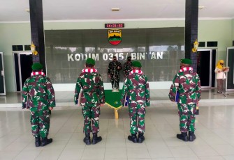 Acara Tradisi Wisuda Purna Tugas Anggota Kodim 0315/Bintan