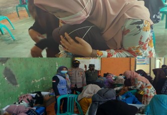 Siswa siswi Sekolah Menengah Atas (SMA) Islam Nurul Bayan dan MTs Daruttholibin melakukan Vaksinasi di GOR Desa Sukawangi, Kecamatan Singajaya, Kabupaten Garut, Jawa Barat